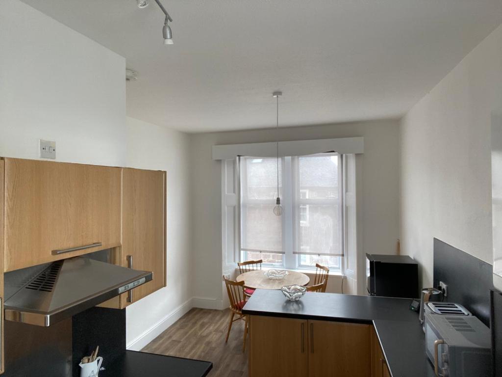 Spacious 3 Bedroom In Centre